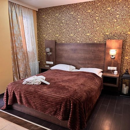 Two Lions Hotel Тбилиси Экстерьер фото